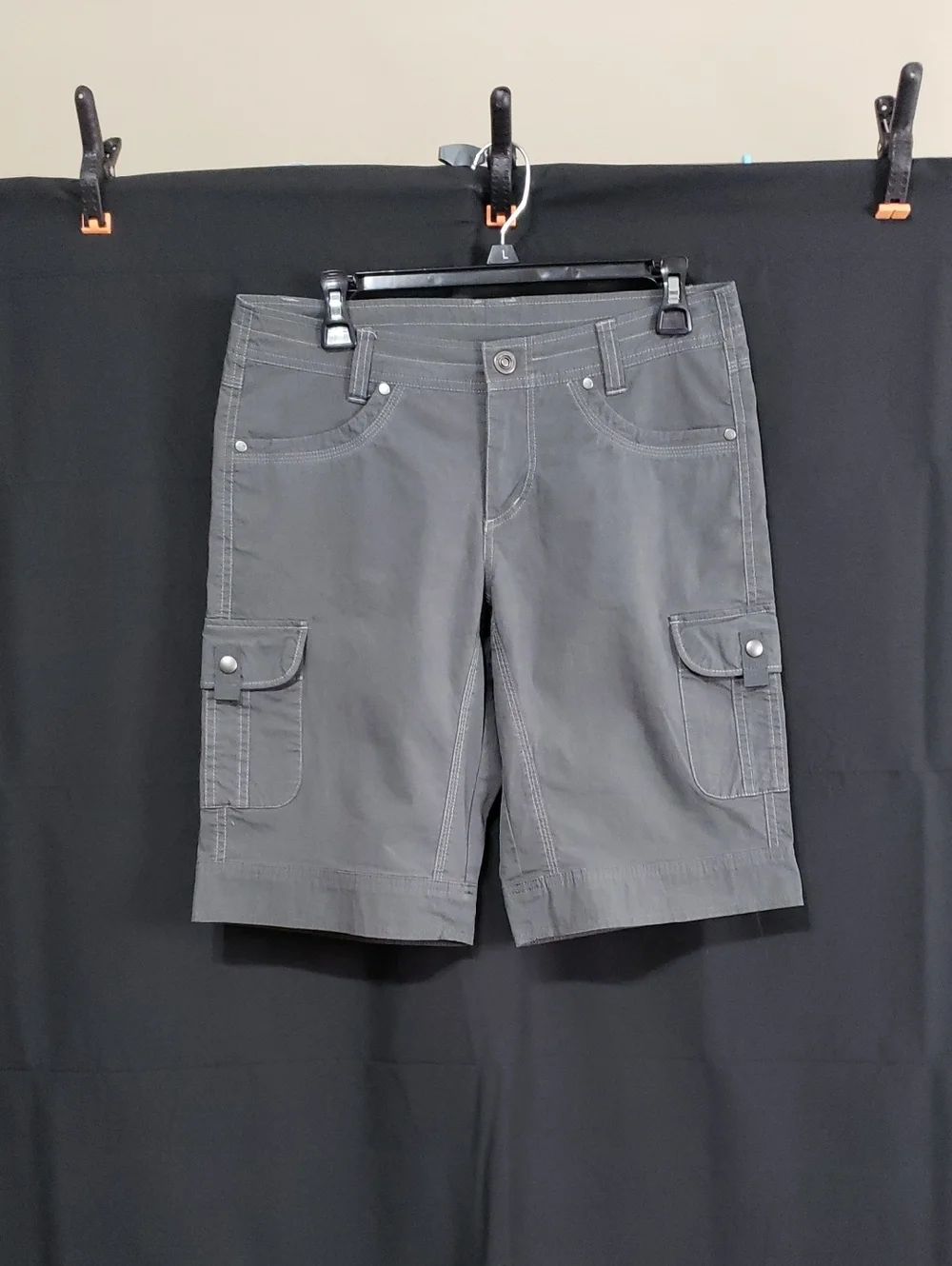 KÜHL Women's Splash Bermuda Shorts In Gray. Size: 8 - Picture 4 of 10